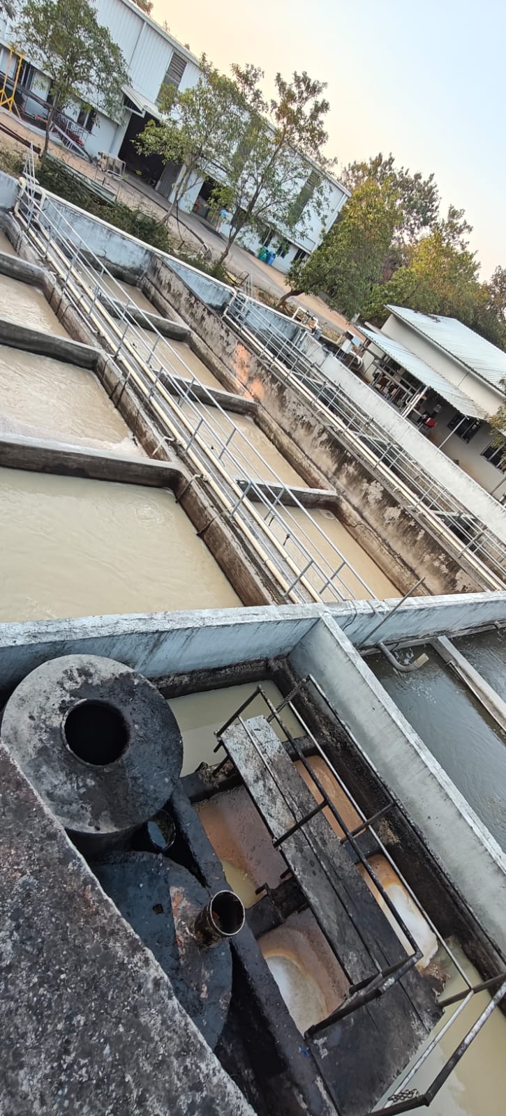 Sludge tanks cleaning